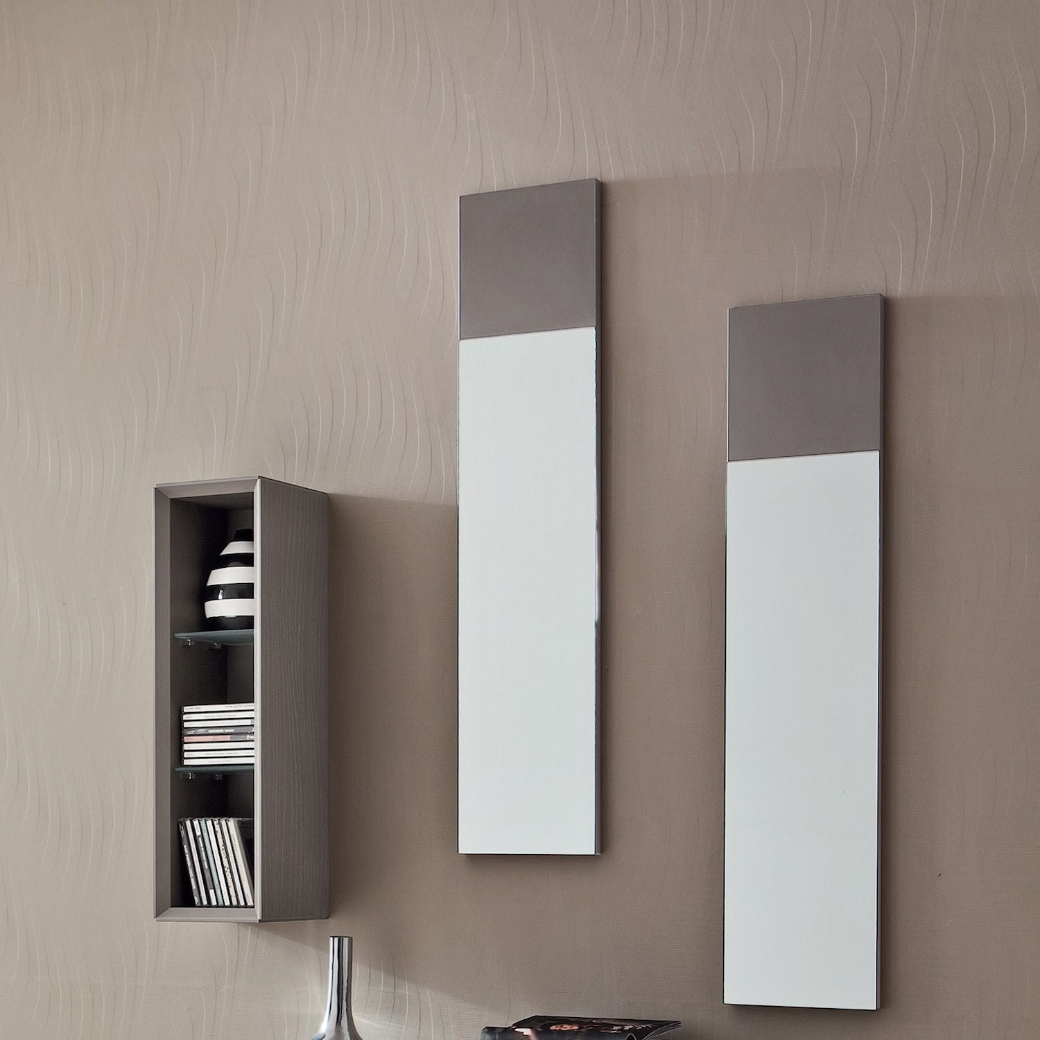 Mobili da ingresso moderni con specchi e mensole Kim