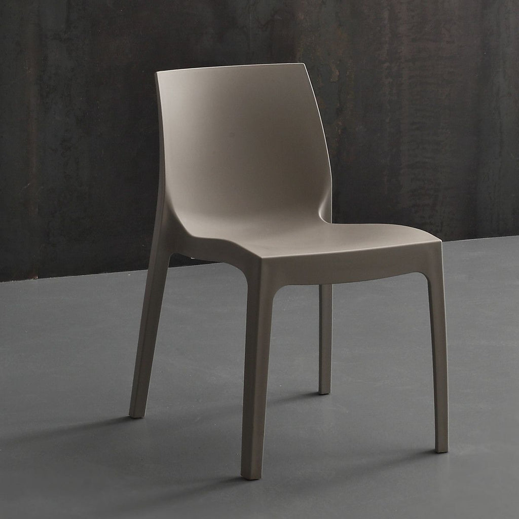 Sedie polipropilene impilabili da interni ed esterni Pelagia