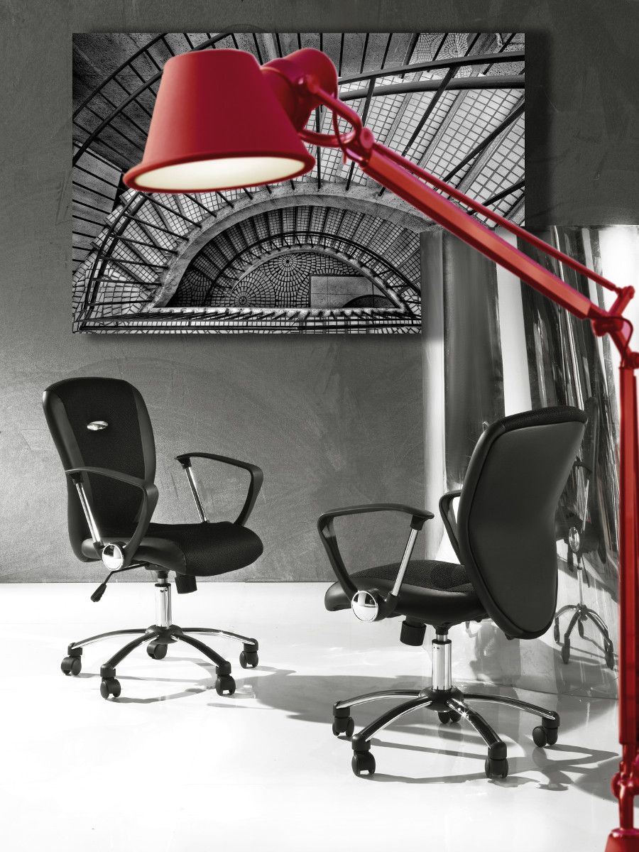 Sedia da ufficio con ruote e braccioli ergonomica Mosseira