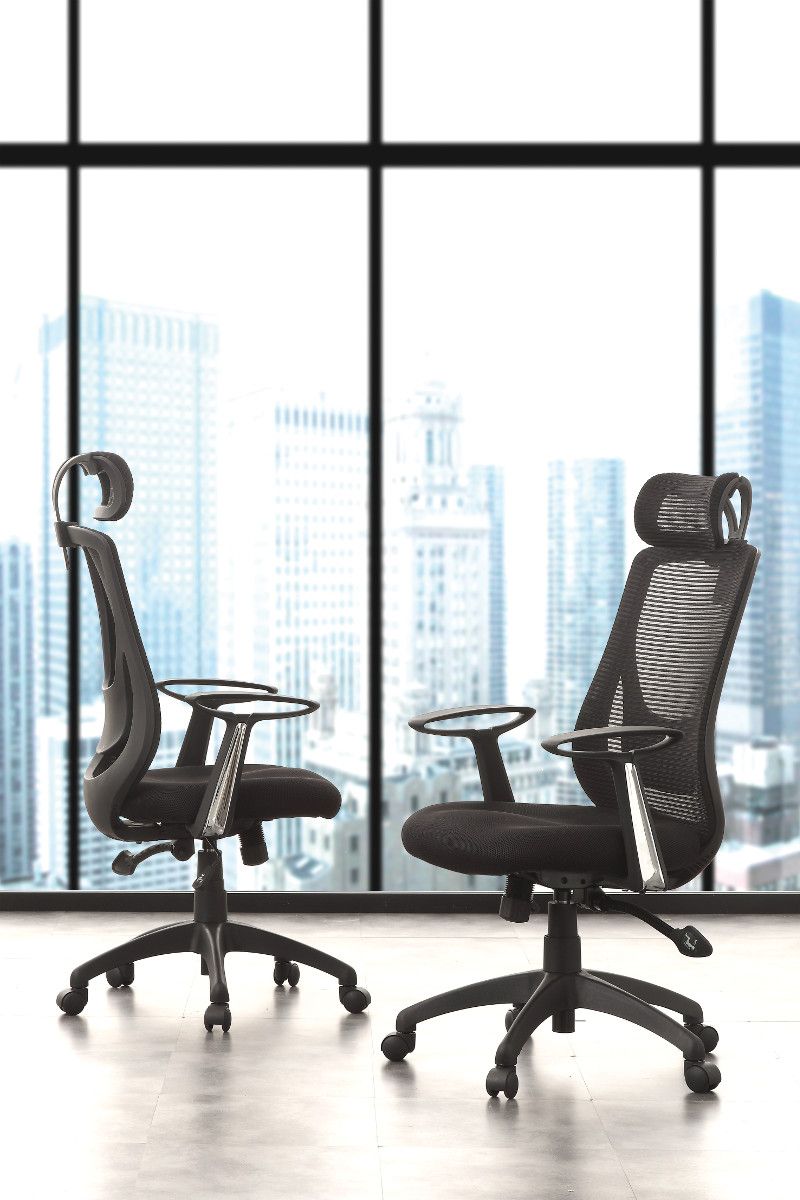 Sedia ufficio girevole con braccioli e poggiatesta Aresta