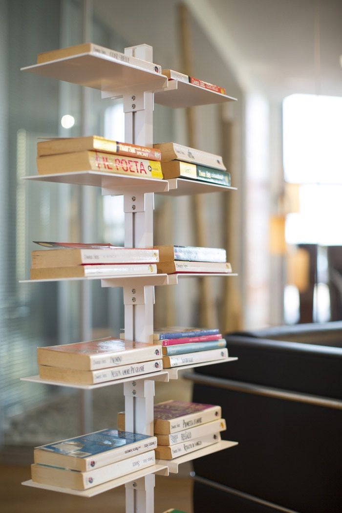 Libreria verticale autoportante design Dotto