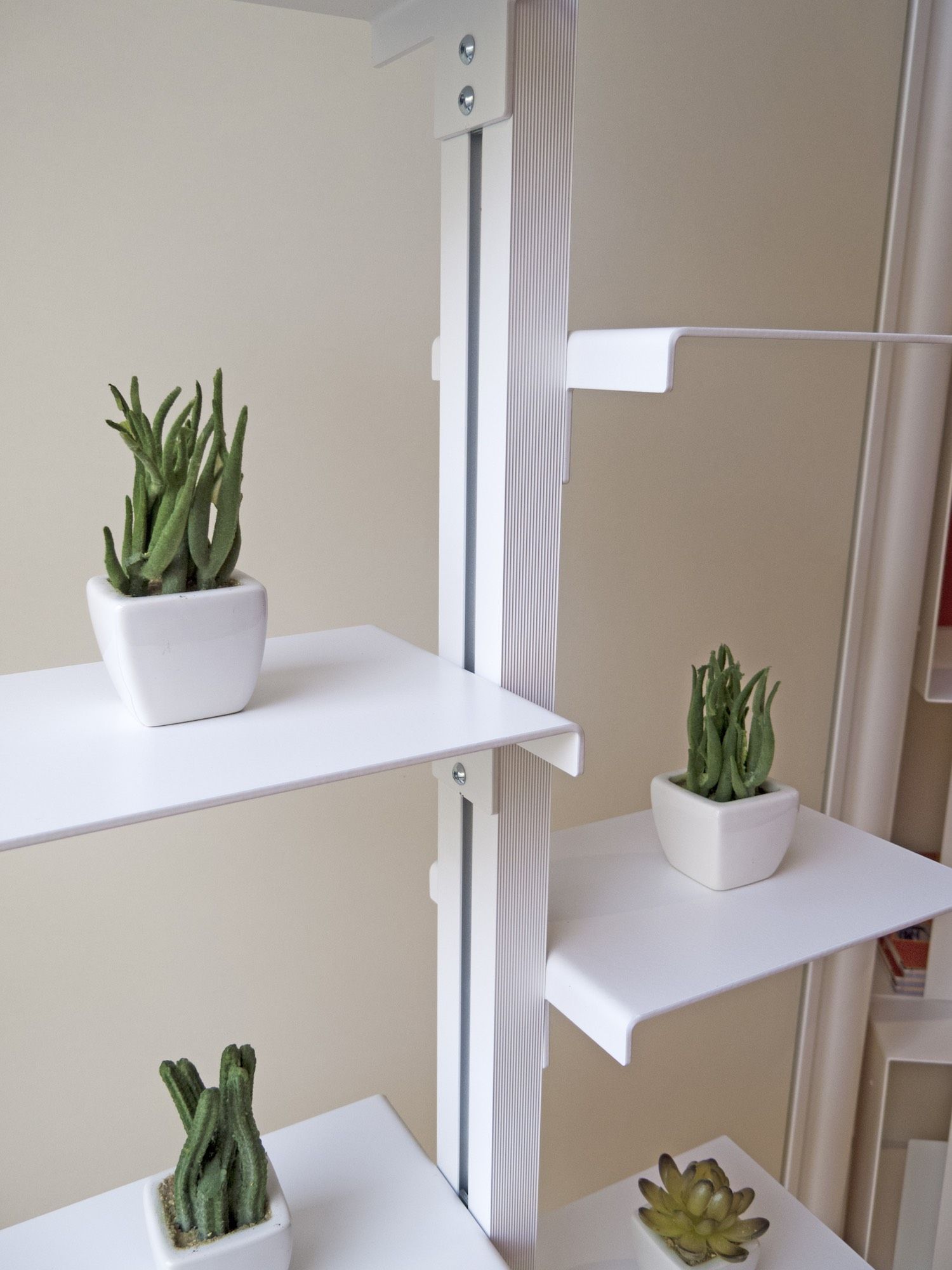 Portavasi da interno verticale a parete in acciaio Mr Green