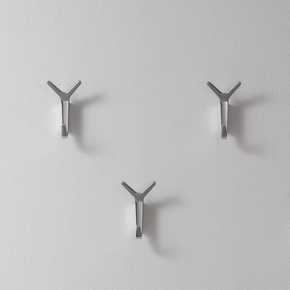 Set 4 ganci appendiabito da parete in alluminio lucido Ellis