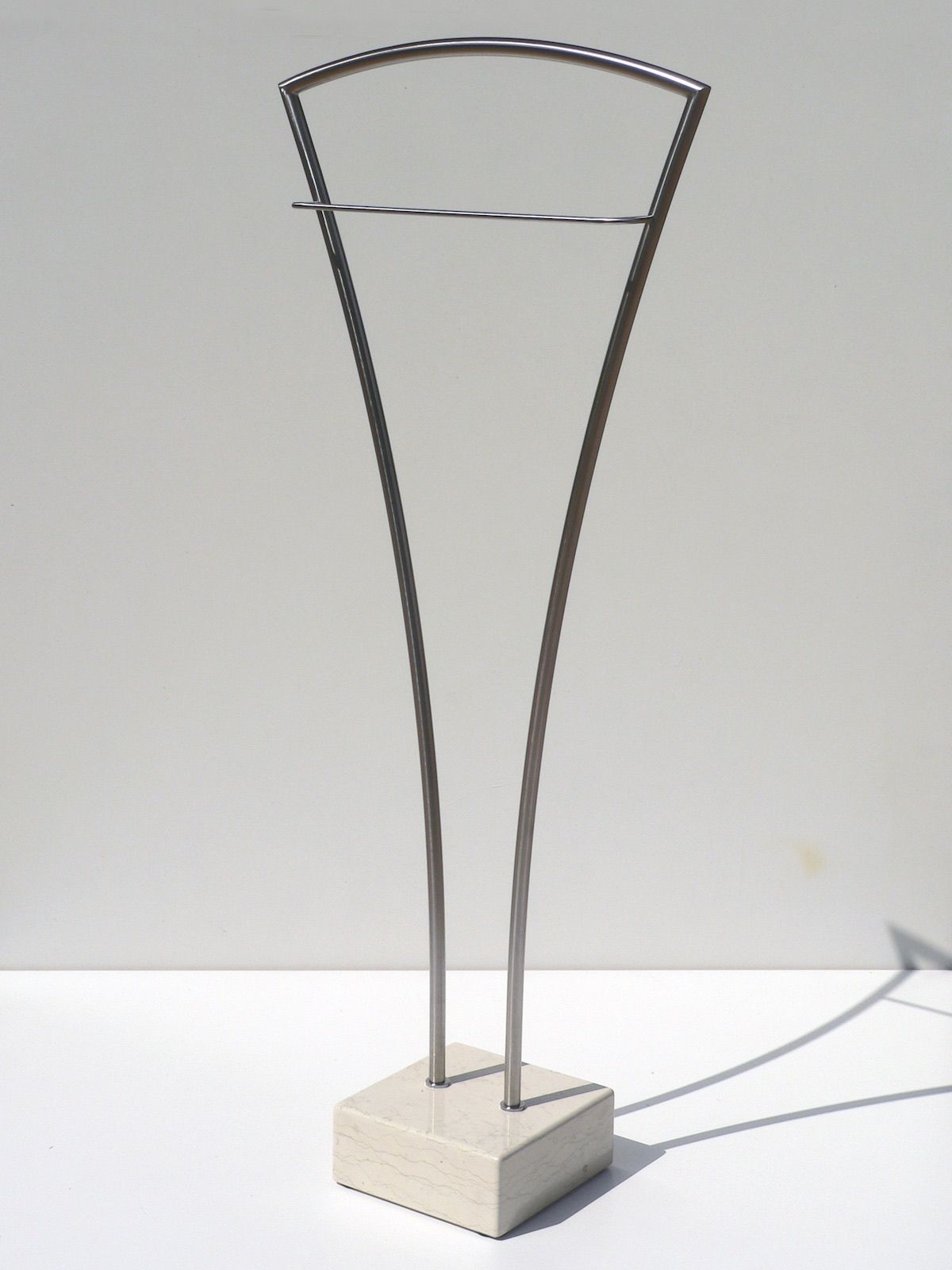 Servomuto design moderno in acciaio inox e marmo Vilmos