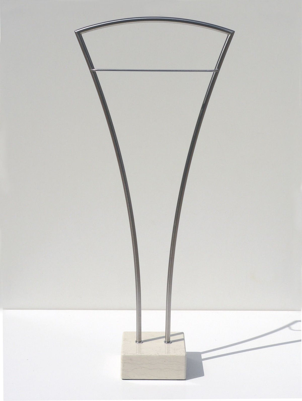 Servomuto design moderno in acciaio inox e marmo Vilmos