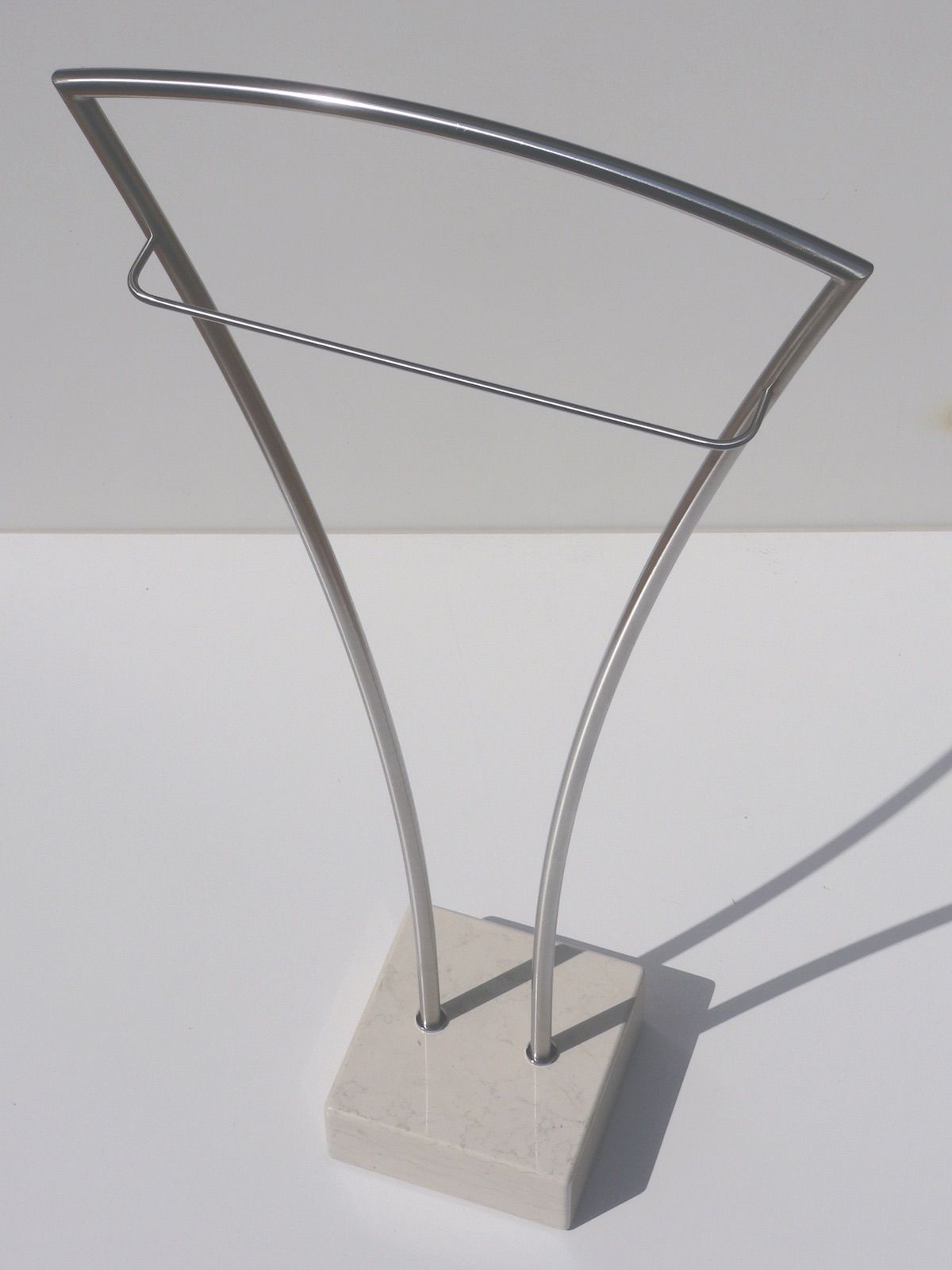 Servomuto design moderno in acciaio inox e marmo Vilmos