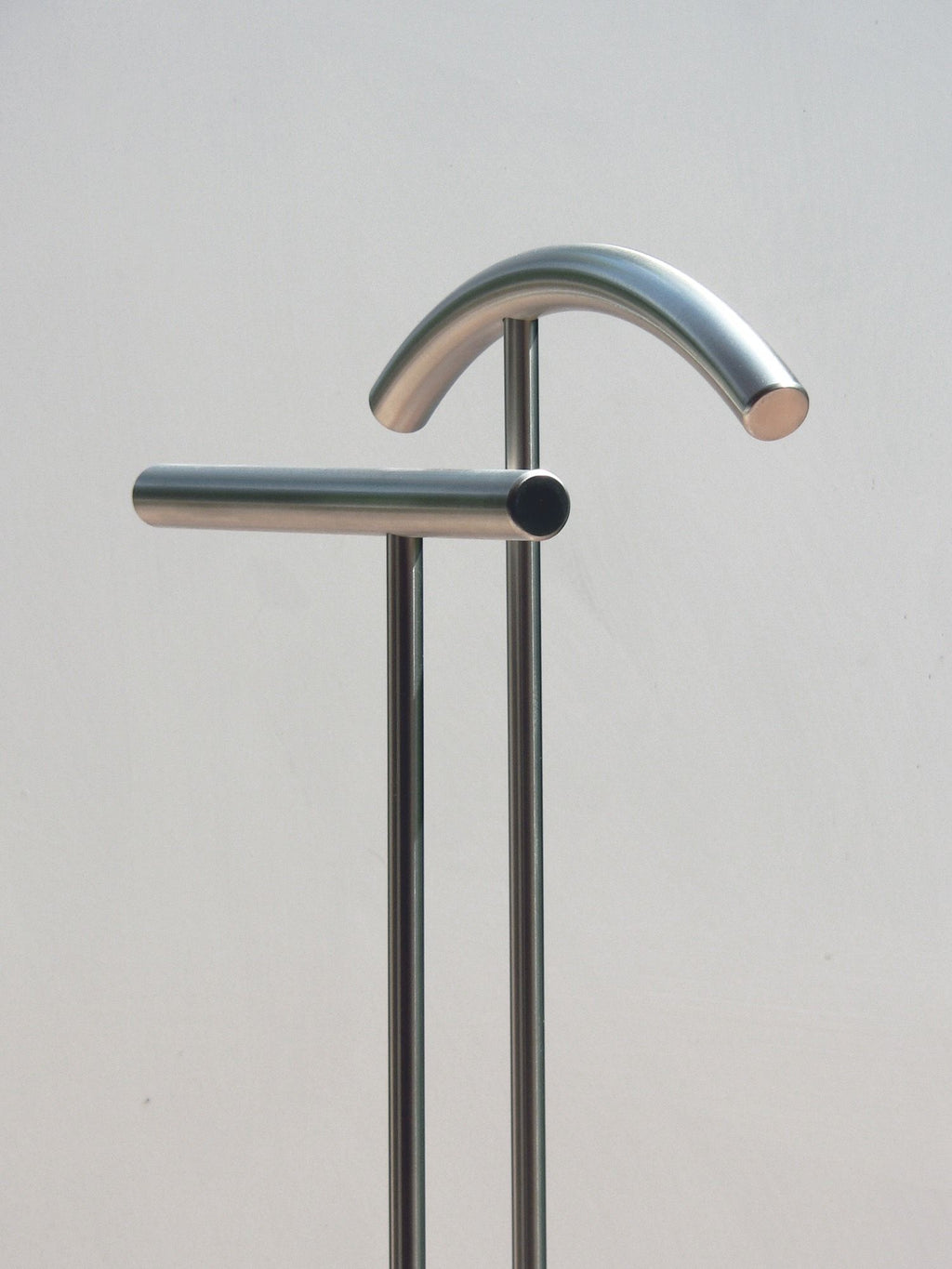 Servomuto design moderno in acciaio per camera da letto Forms