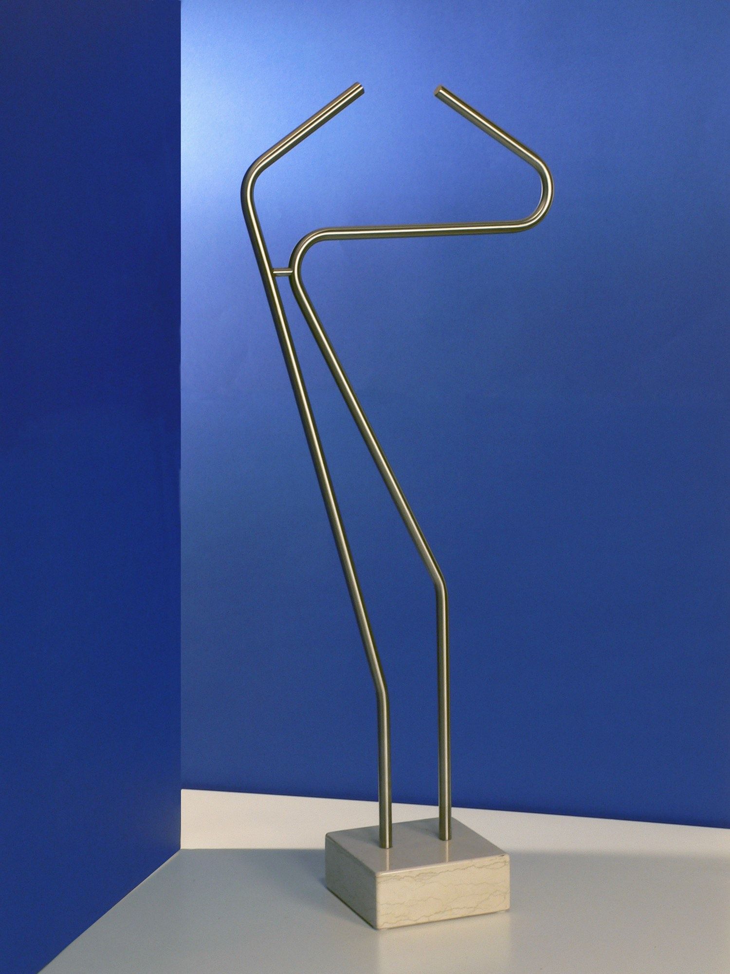 Indossatore da camera in acciaio inossidabile e marmo Jordon