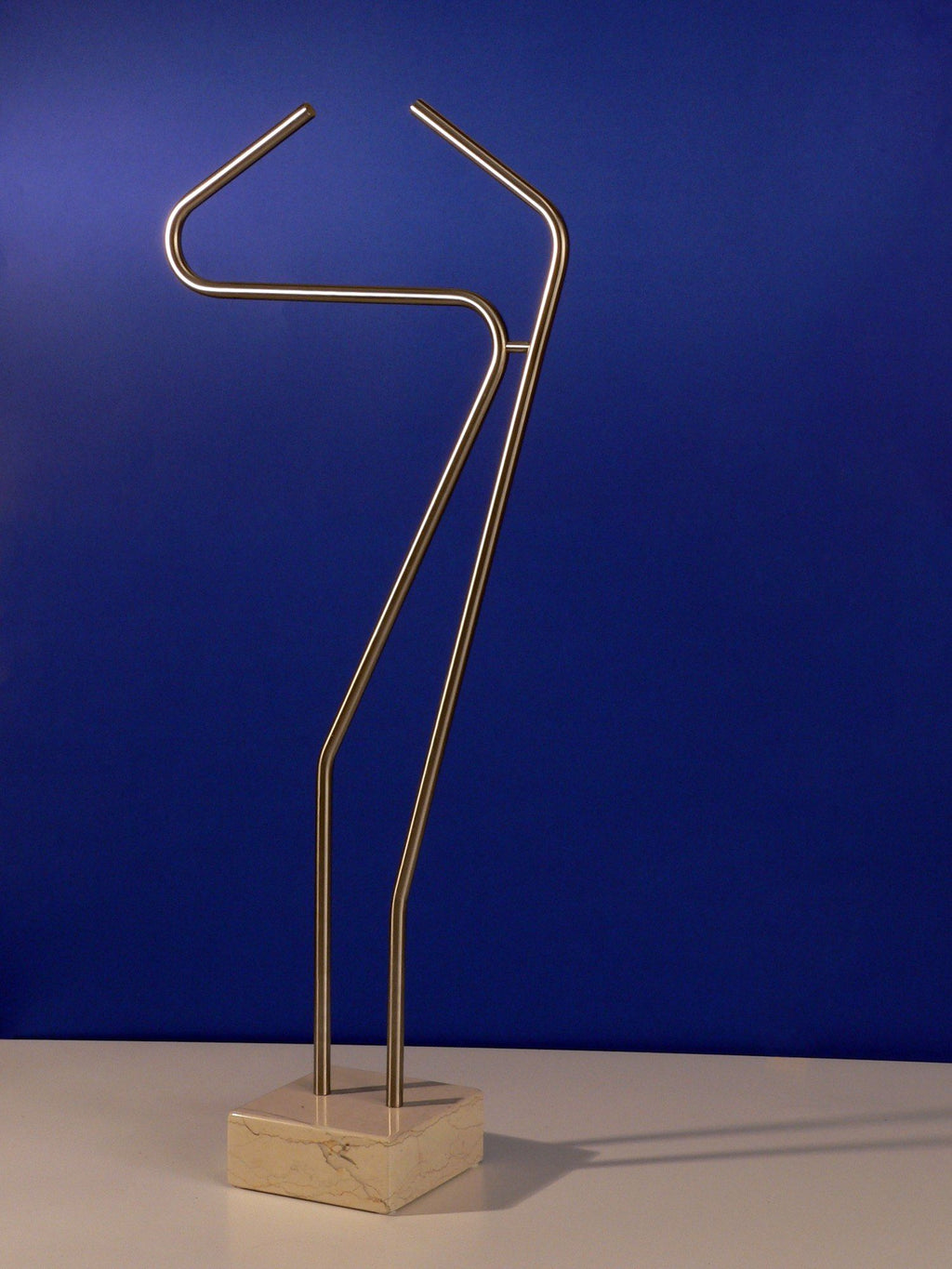 Indossatore da camera in acciaio inossidabile e marmo Jordon