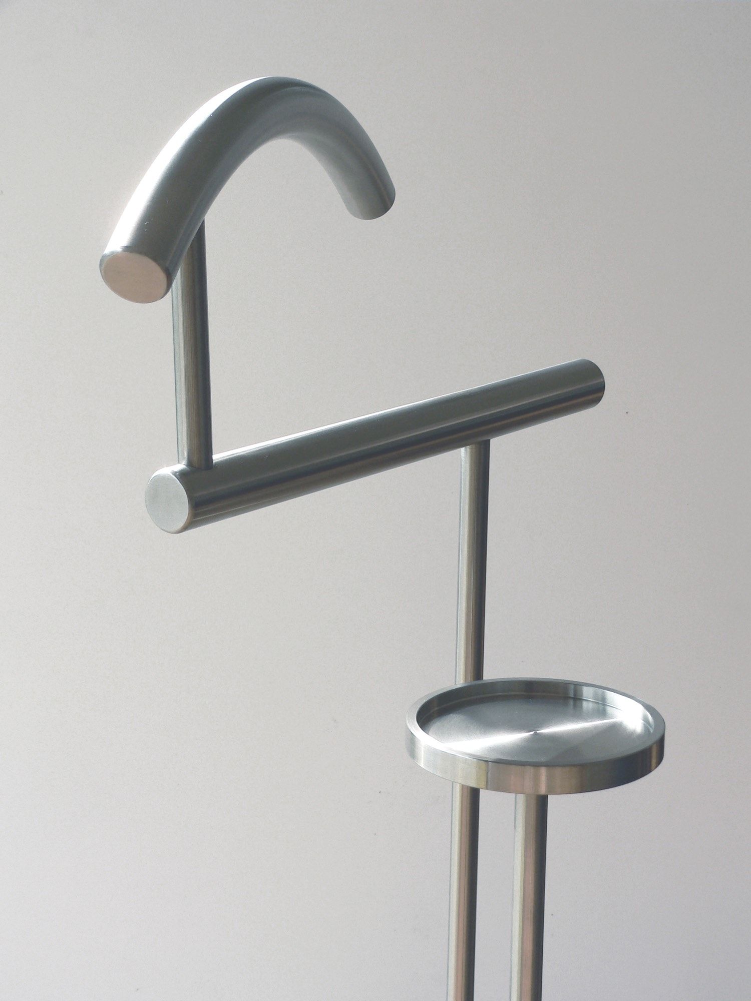 Indossatore da camera design moderno in acciaio Kermit