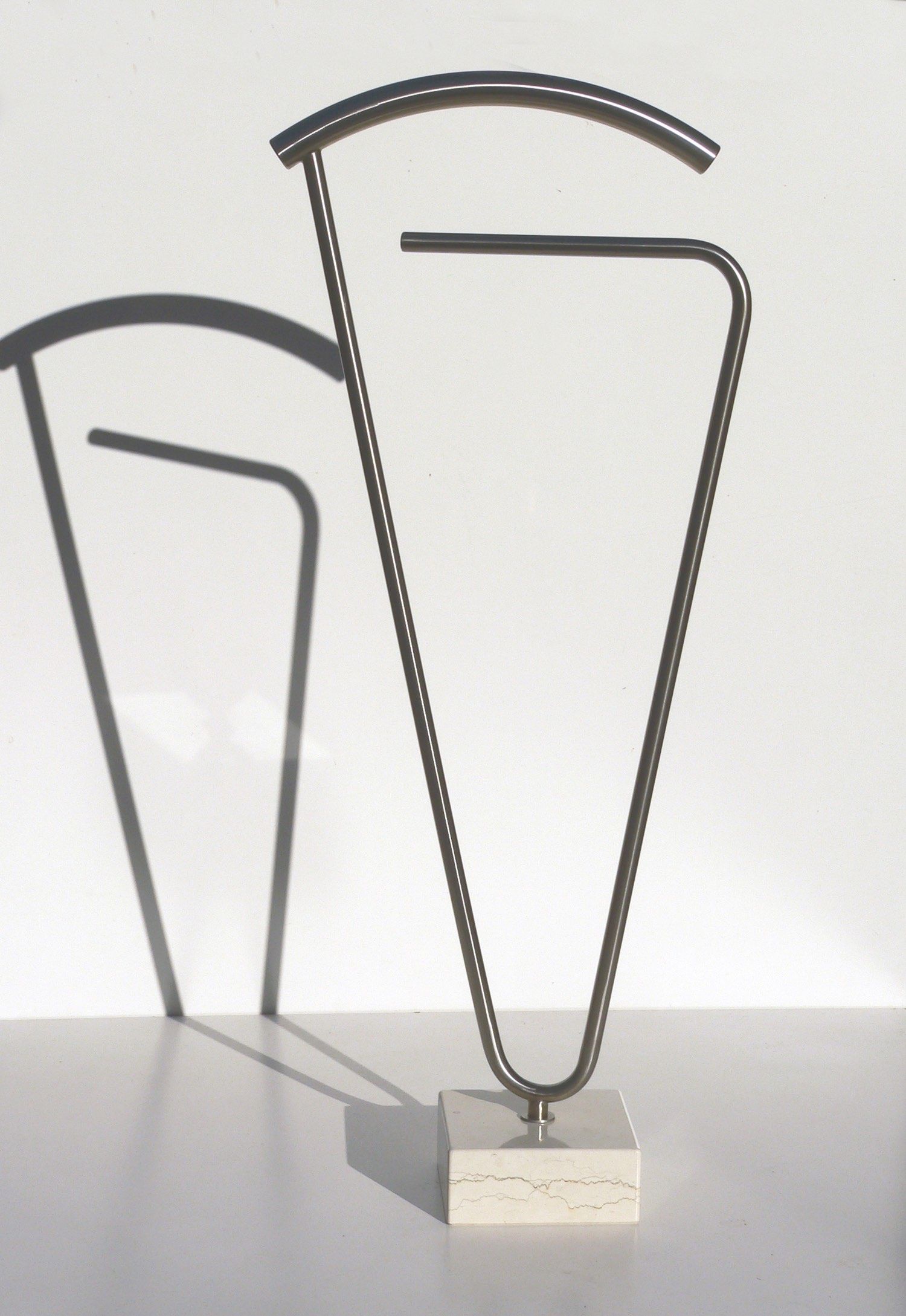 Servomuto design moderno in acciaio e marmo Calvin