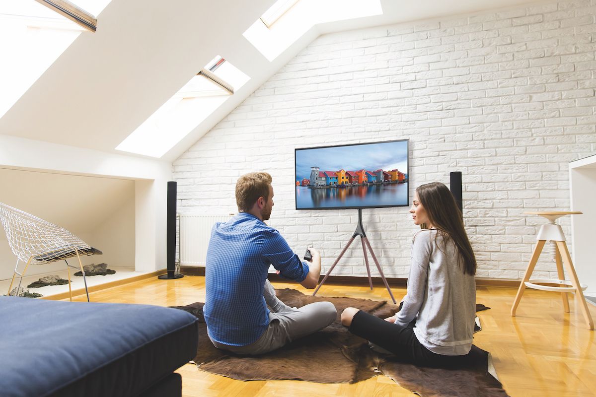 Treppiedi porta TV da 45 a 65 pollici VESA 600x400 con staffa girevole Dandy