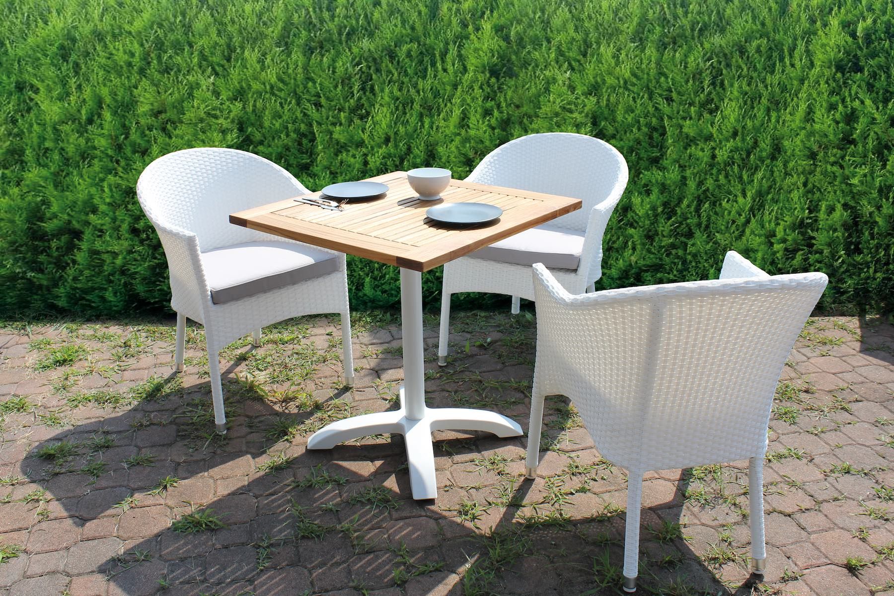 Poltroncina da giardino in alluminio e polietilene Savior