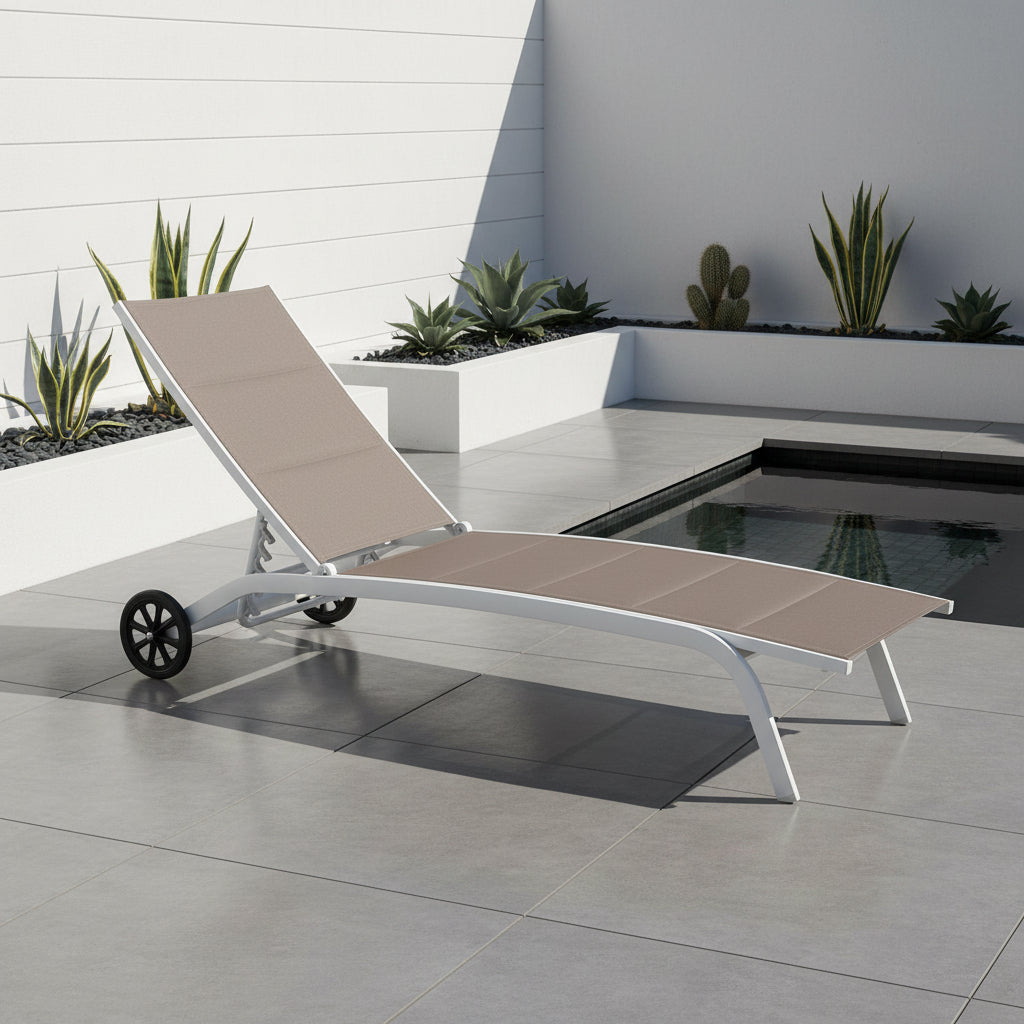 Lettino da giardino regolabile con ruote Miramar