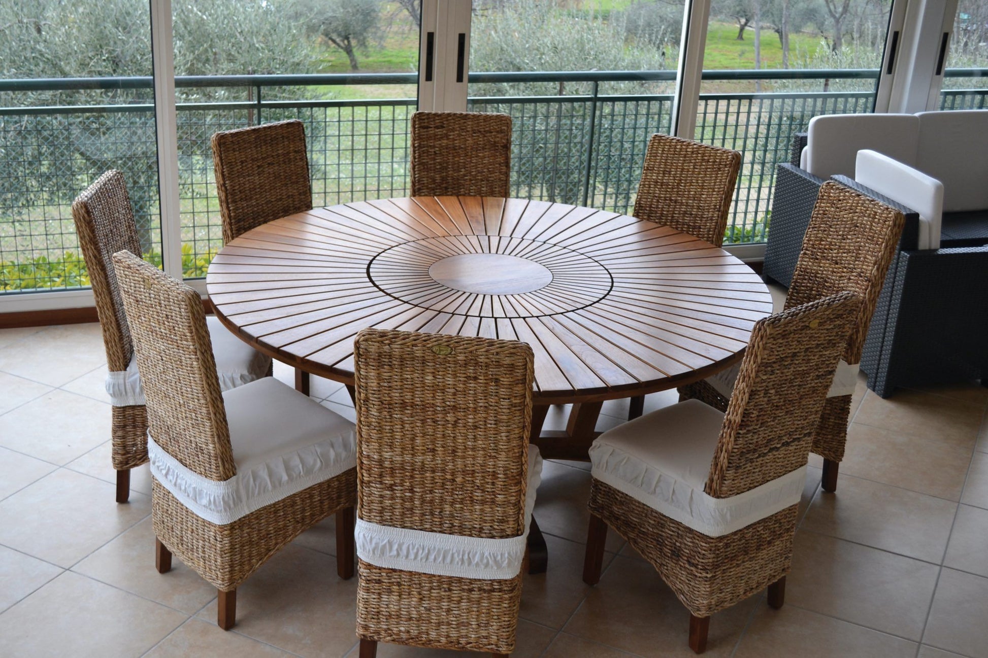 Tavolo da esterno rotondo in legno massello TeakOnMe