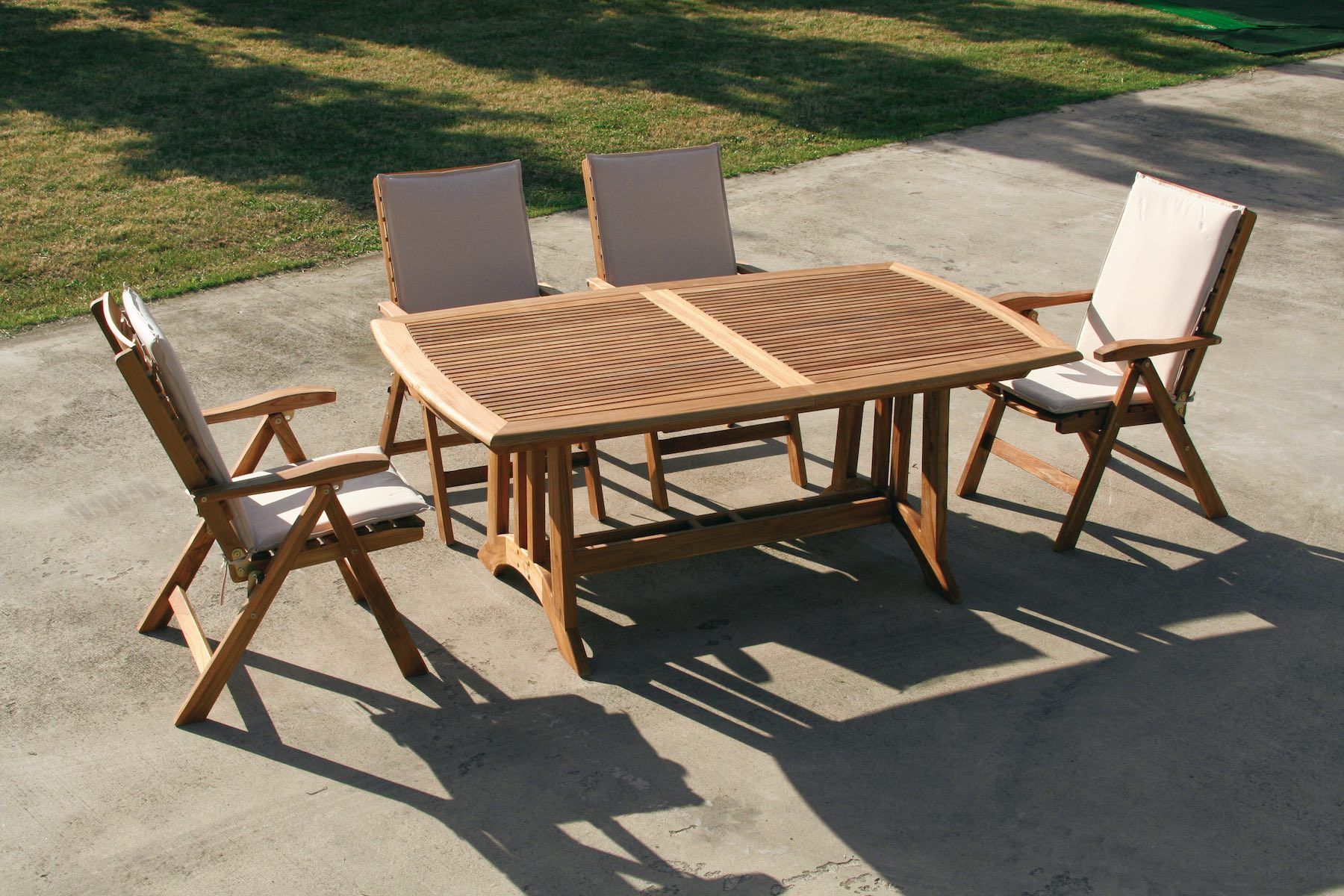 Poltrona da giardino in legno massello TeakOnMe