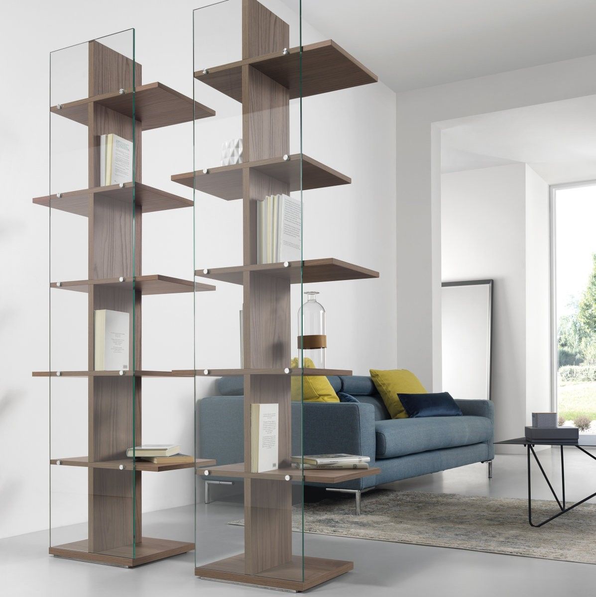 Libreria a colonna in vetro e legno Laddy