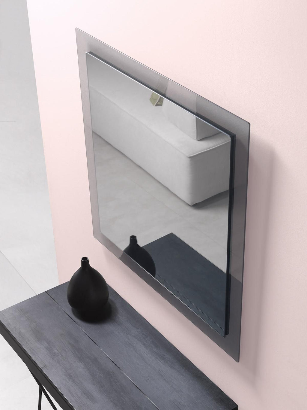 Specchio da parete con cornice fumè Darcy