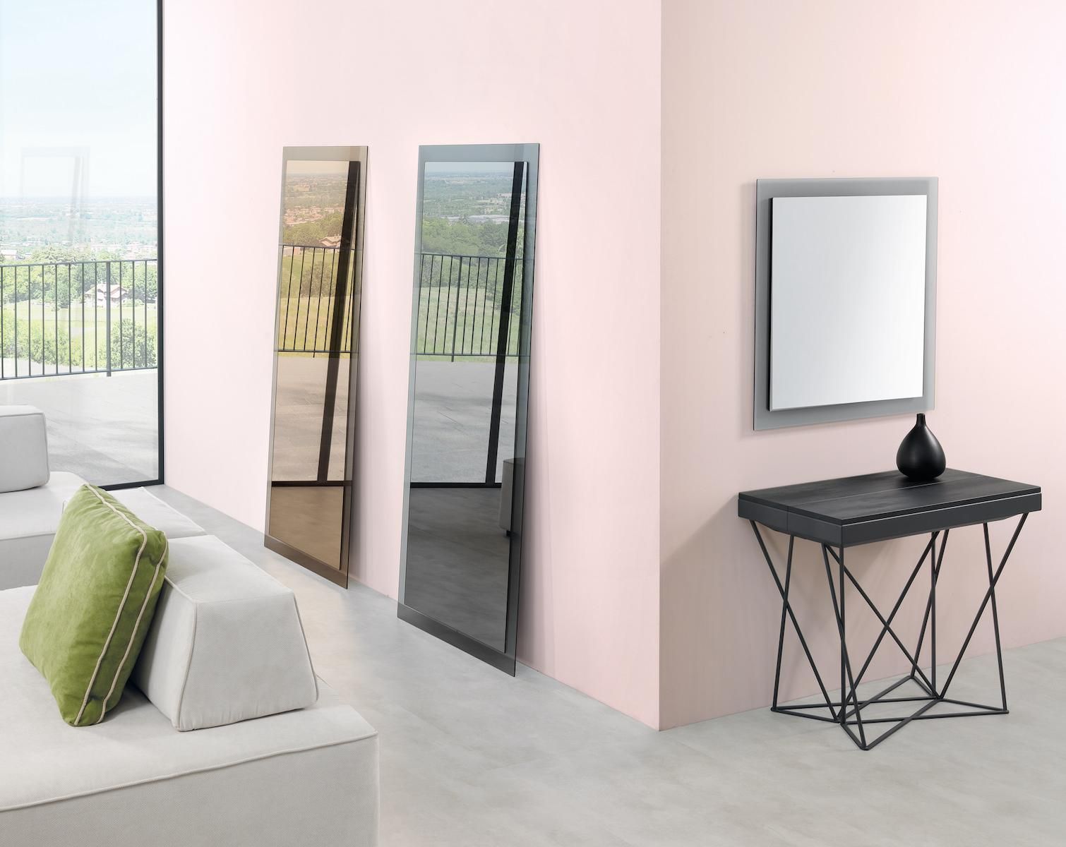 Specchio da parete con cornice fumè Darcy