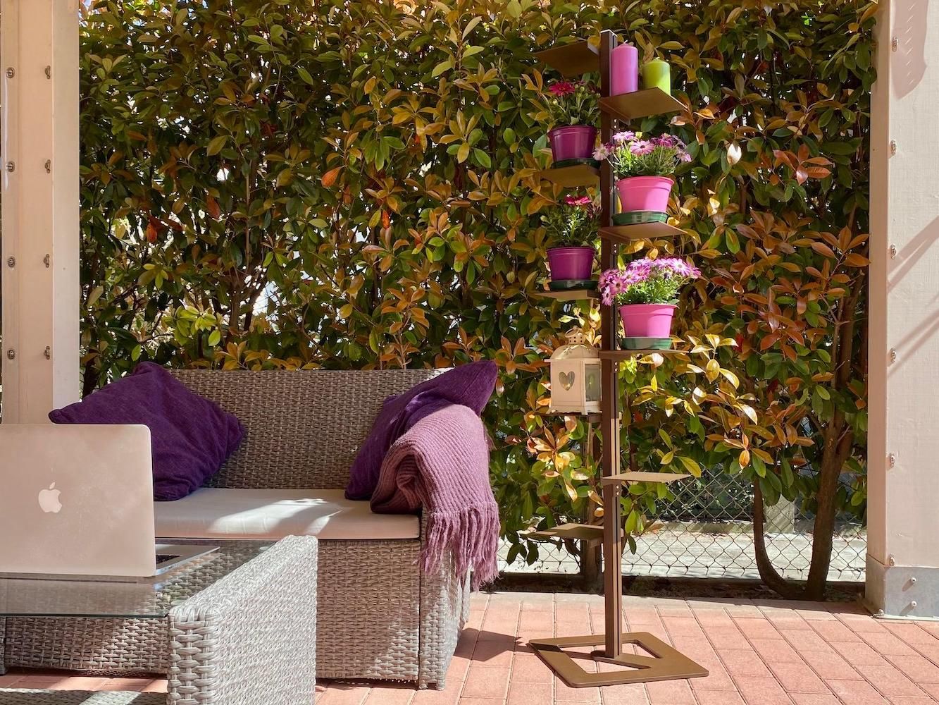 Portavasi da interno autoportante design moderno Mr Green