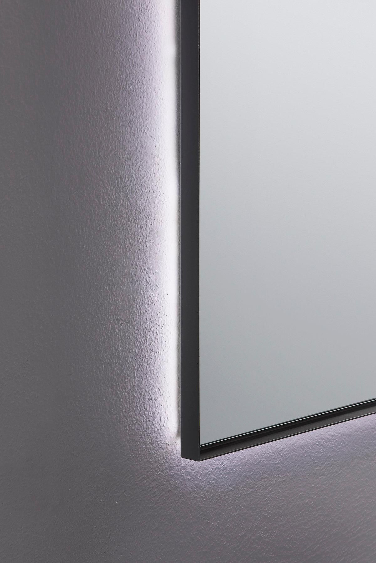 Specchio bagno con retro-illuminazione Old di Loetrà