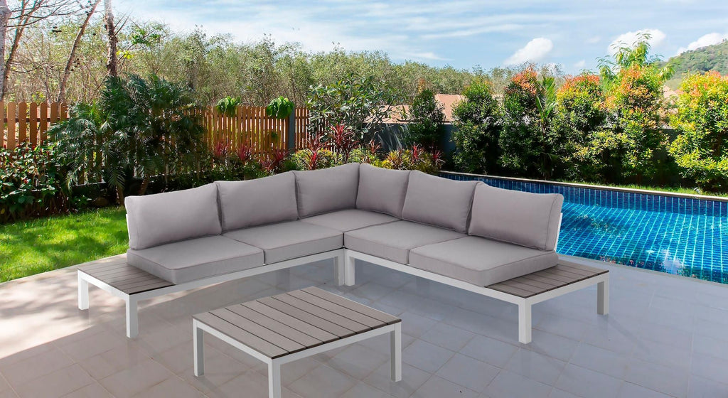 Salotto da esterno angolare con tavolino Jamal White