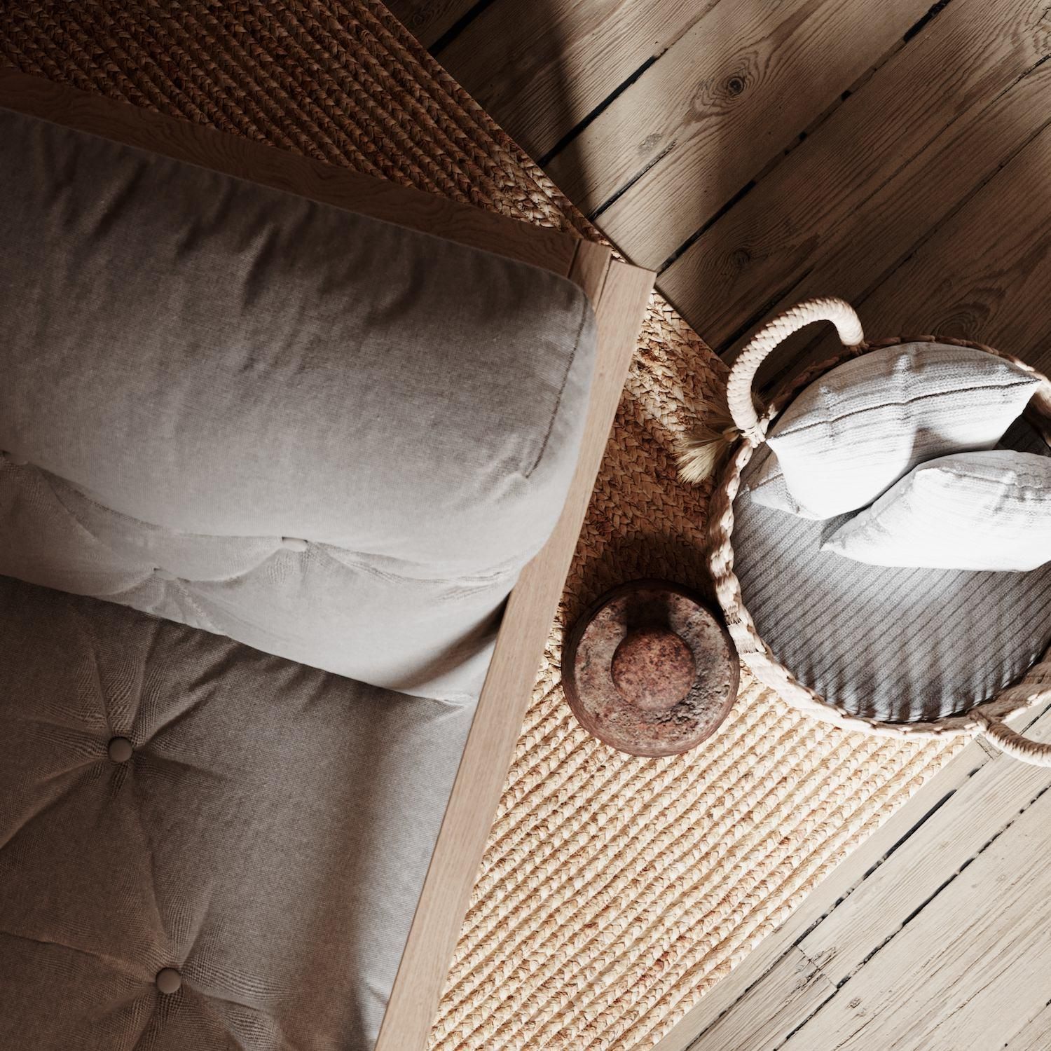 Poltrona da salotto moderna in legno massello Kolari