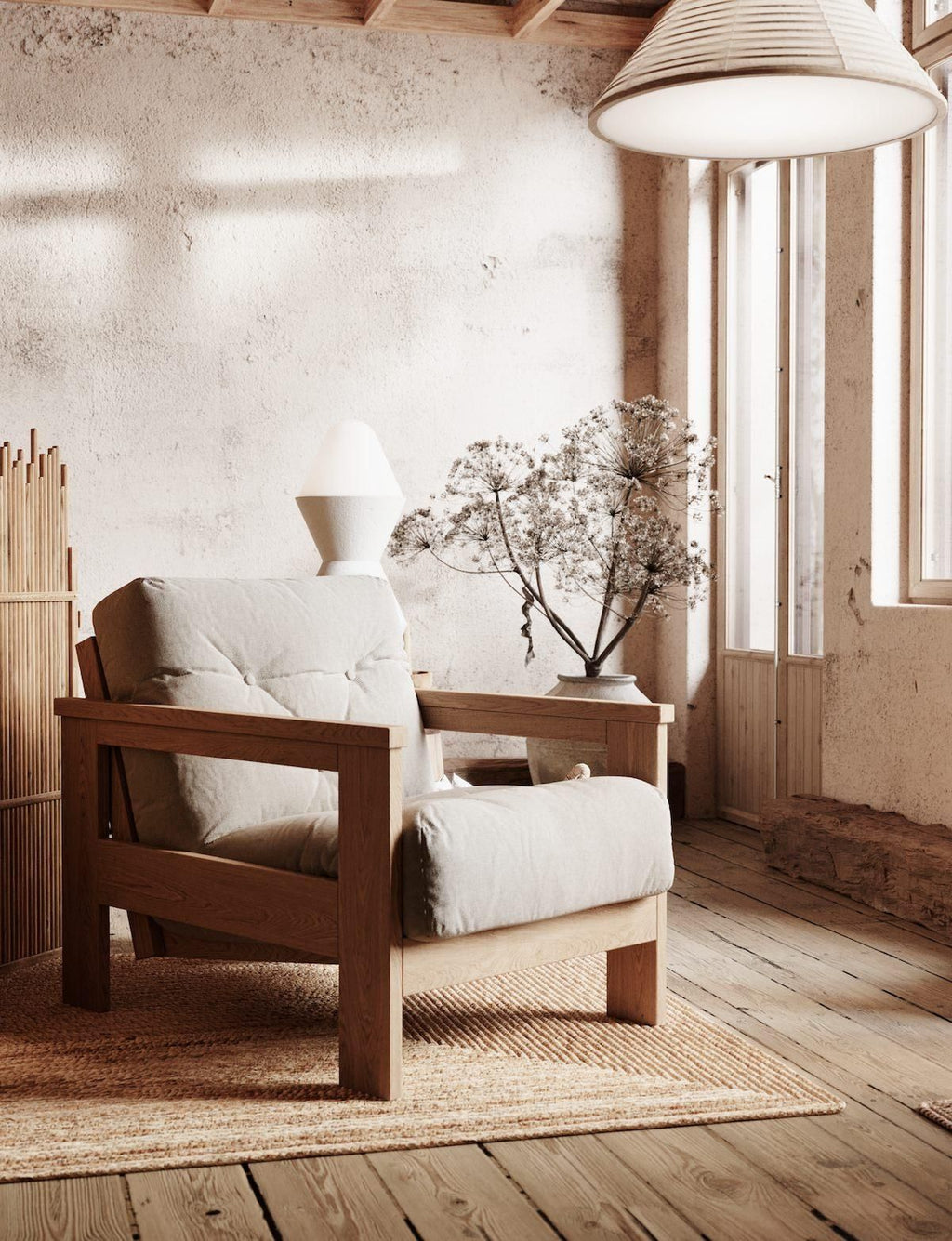 Poltrona da salotto moderna in legno massello Kolari