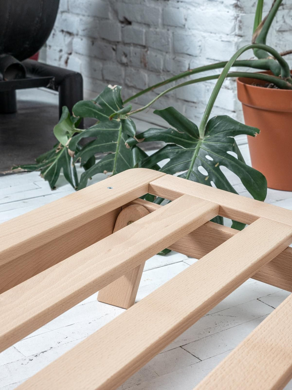 Divano letto matrimoniale in legno Derup