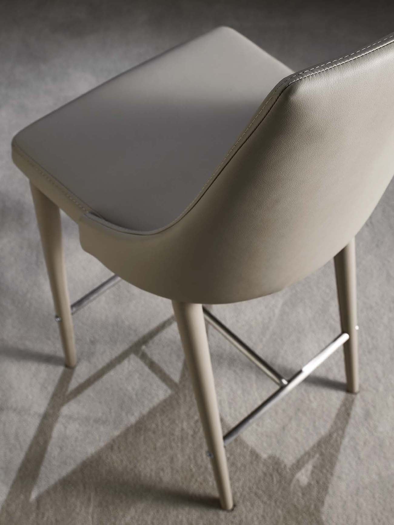 Sgabello alto design moderno Janita