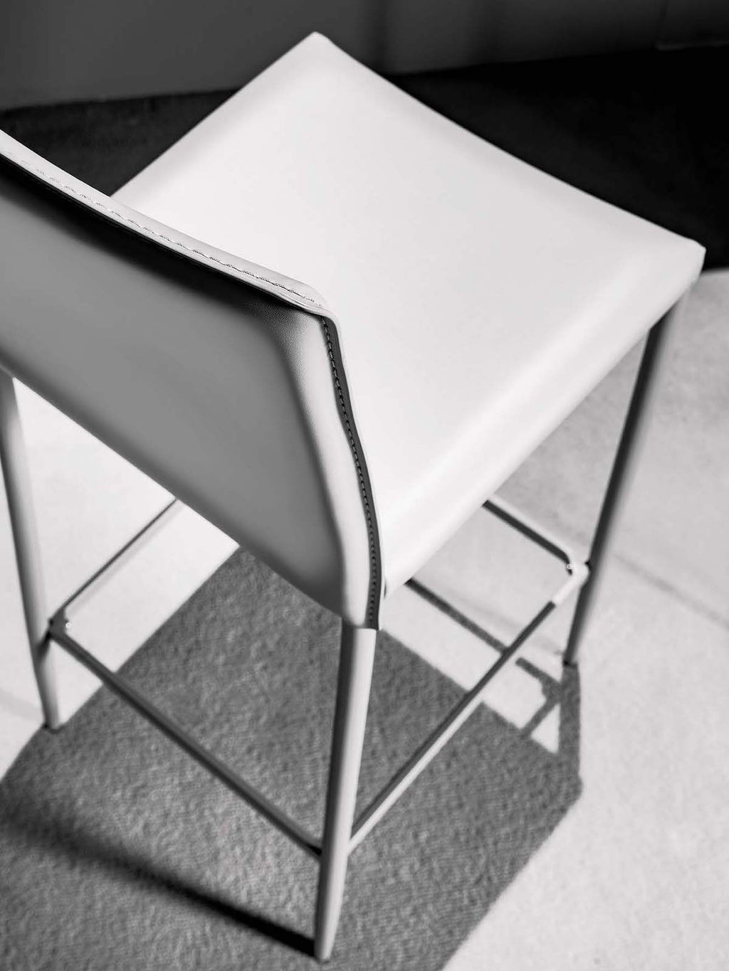 Coppia sgabelli da cucina moderni in simil cuoio Zalia