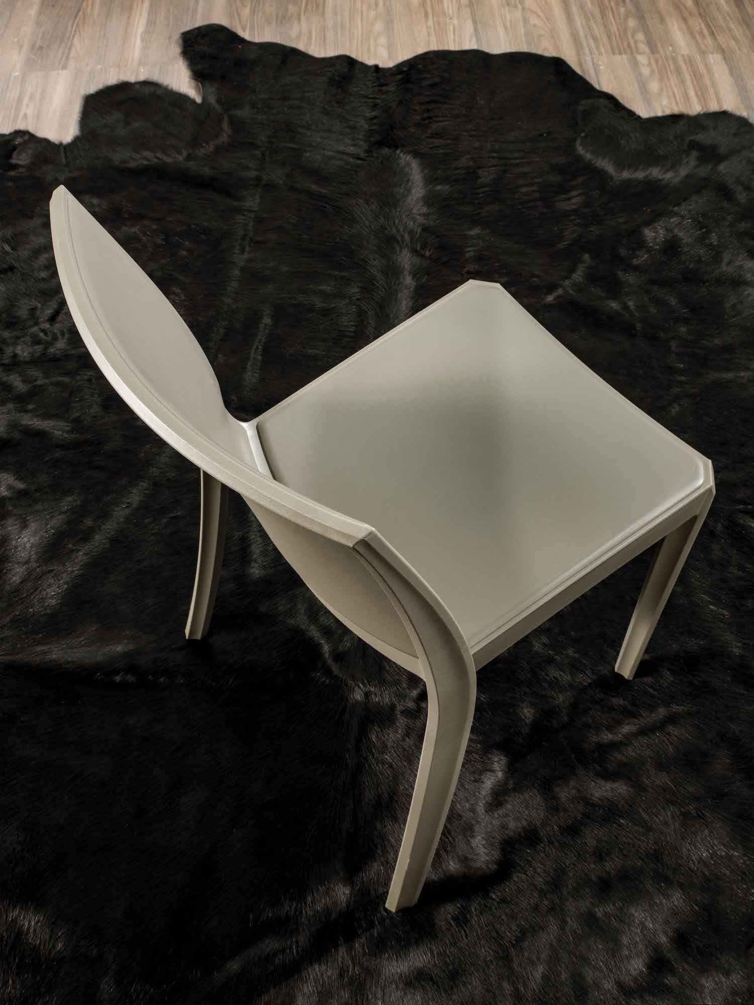 Sedie impilabili in polipropilene bianco nero o tortora Berlin