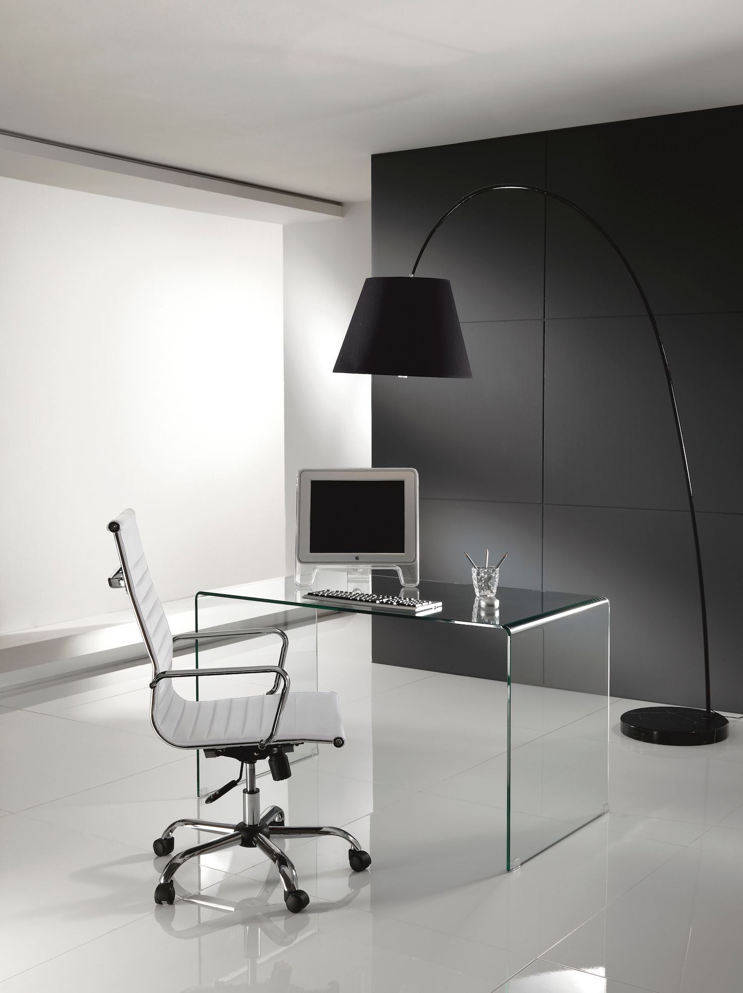 Poltrona presidenziale in ecopelle bianca a schienale alto Duty White