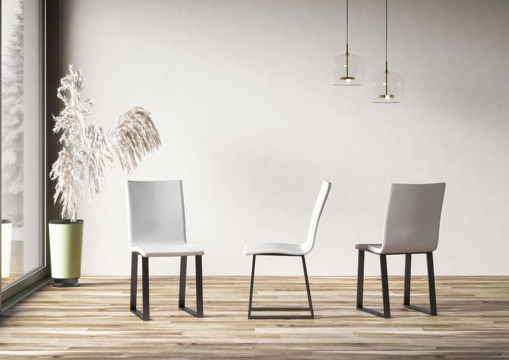 Sedia a slitta in metallo e similpelle Kenny