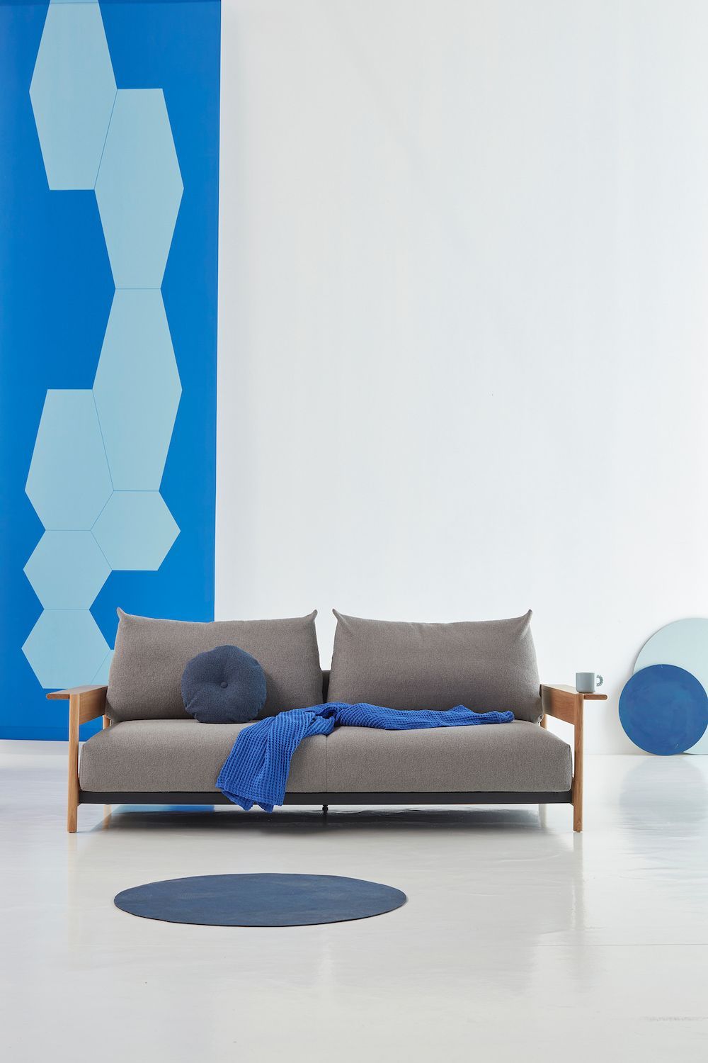 Divano letto matrimoniale Malloy Wood - 533 Bouclé Ash Grey