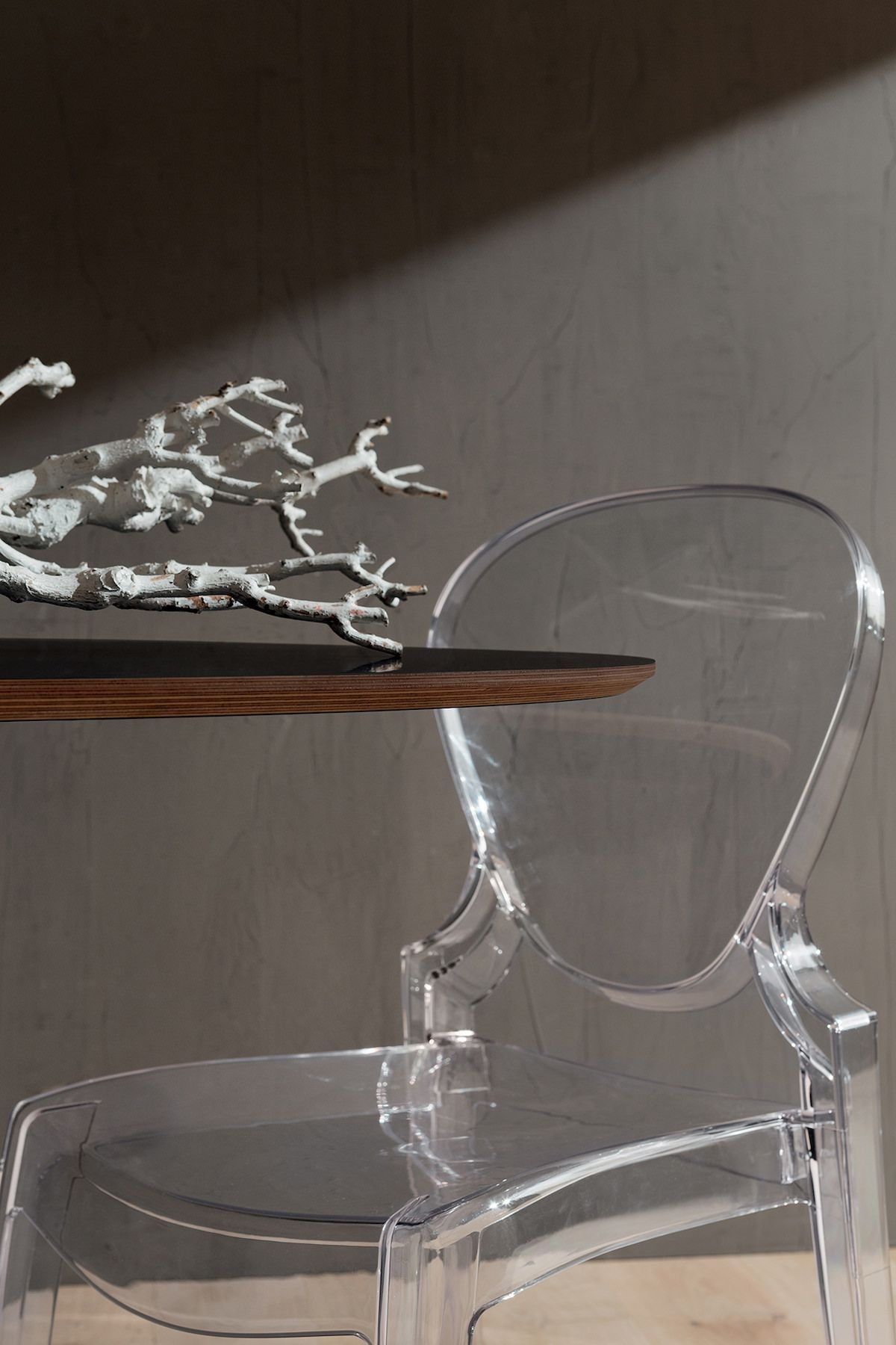 Tavolo fisso ovale con gamba centrale Avalon Ingo