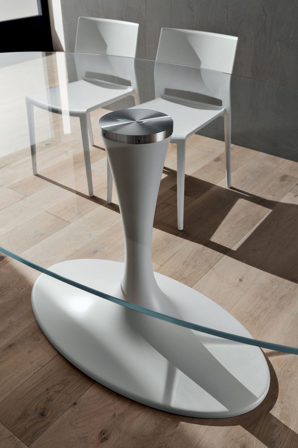 Tavolo fisso ovale con piano in vetro trasparente Avalon Glass