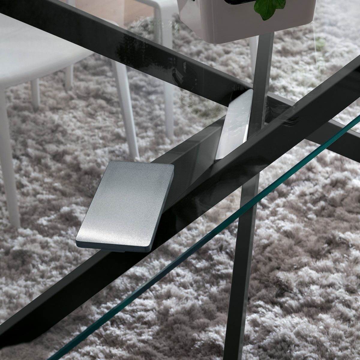 Tavolo fisso con piano in vetro Arsenio