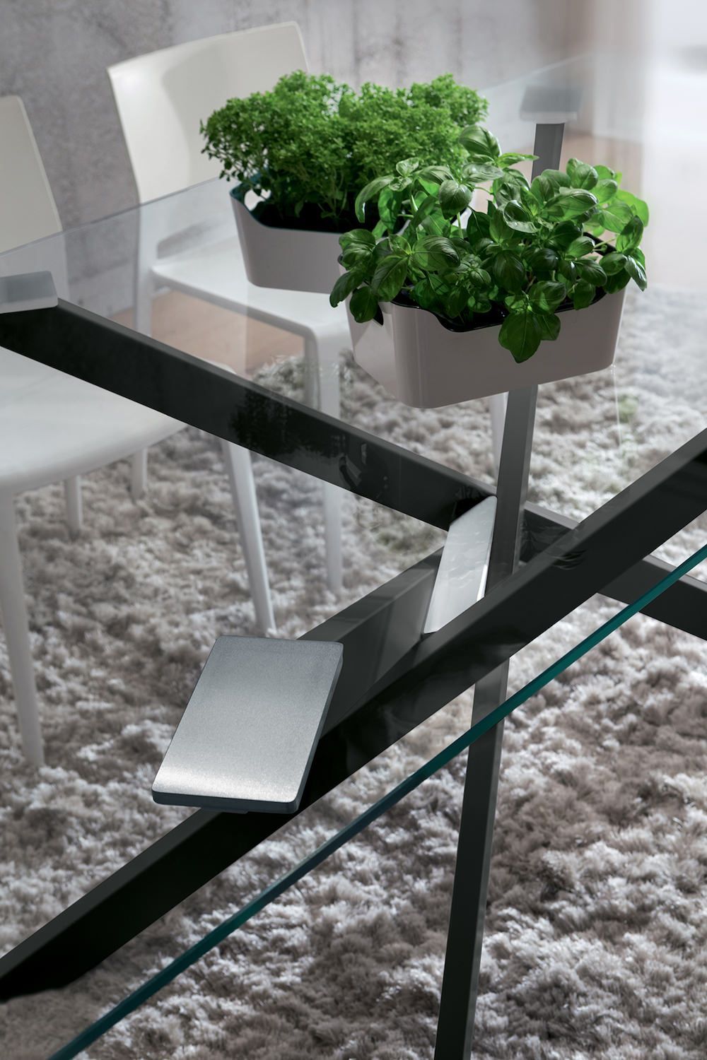 Tavolo fisso con piano in vetro Arsenio