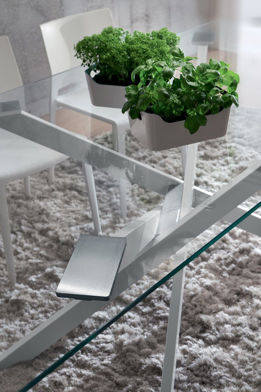 Tavolo fisso con piano in vetro Arsenio