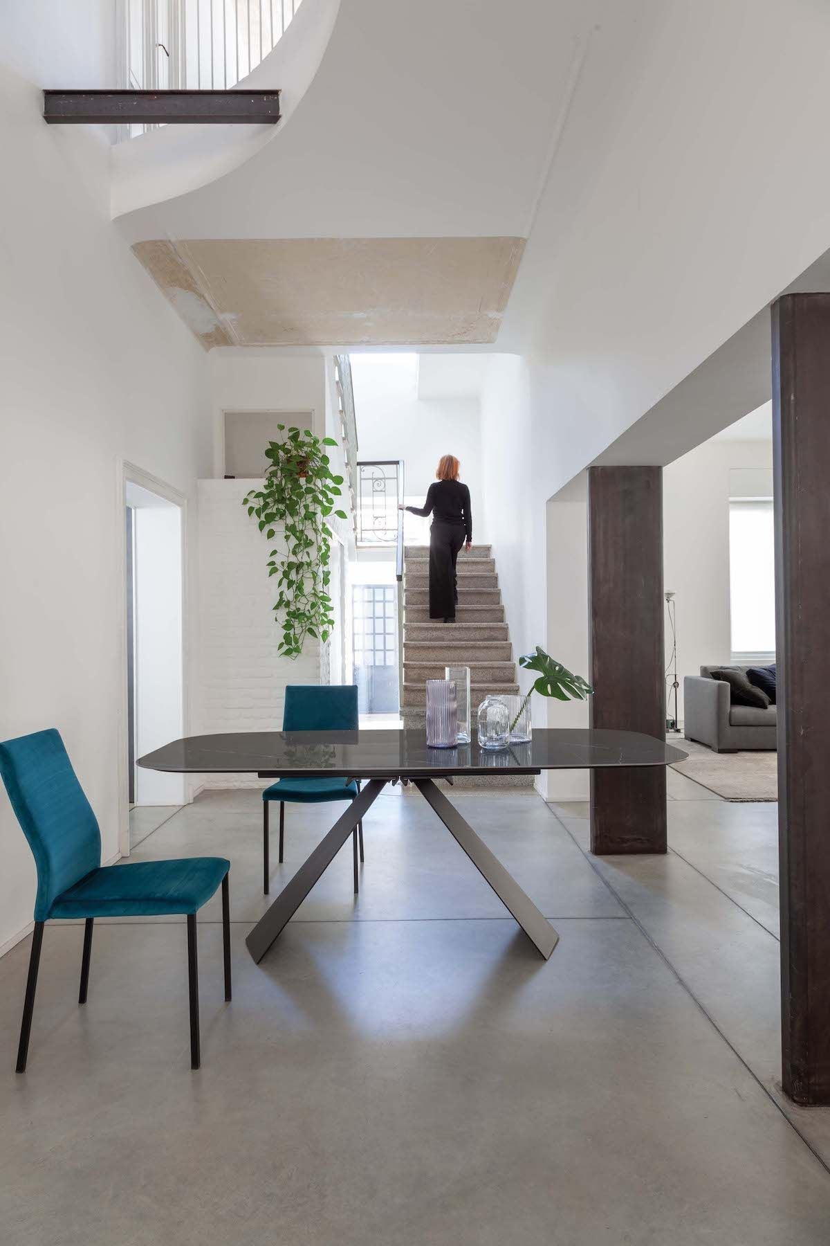 Tavolo da pranzo con piano in ceramica Kenton Ellittico