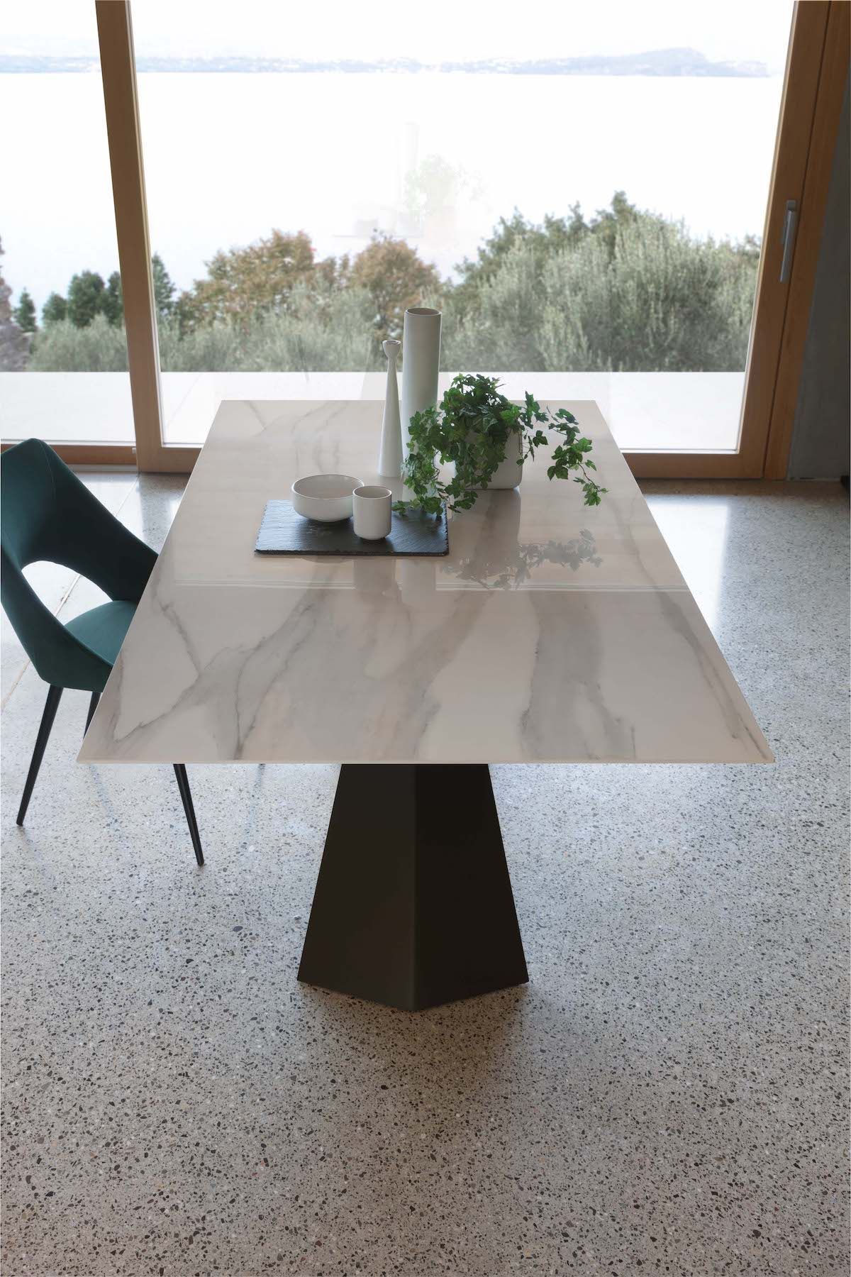Tavolo da pranzo con piano in ceramica Kenton Rectangular
