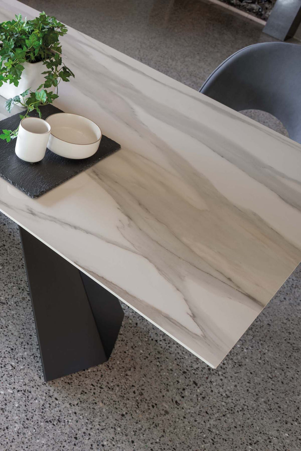 Tavolo da pranzo con piano in ceramica Kenton Rectangular