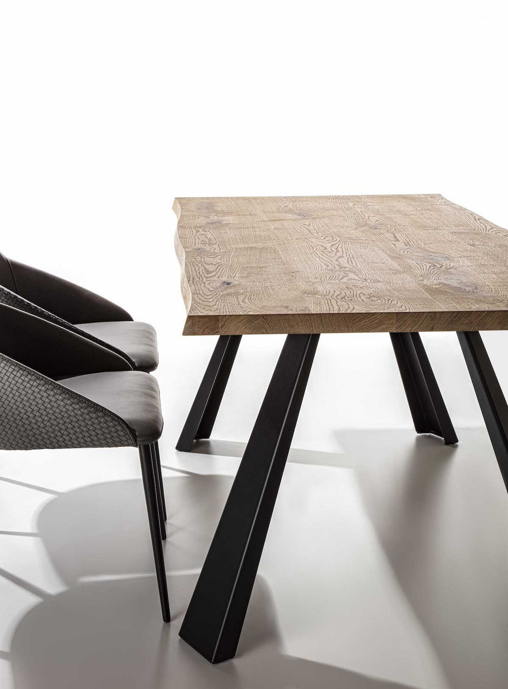 Tavolo da pranzo in legno e acciaio Viborg