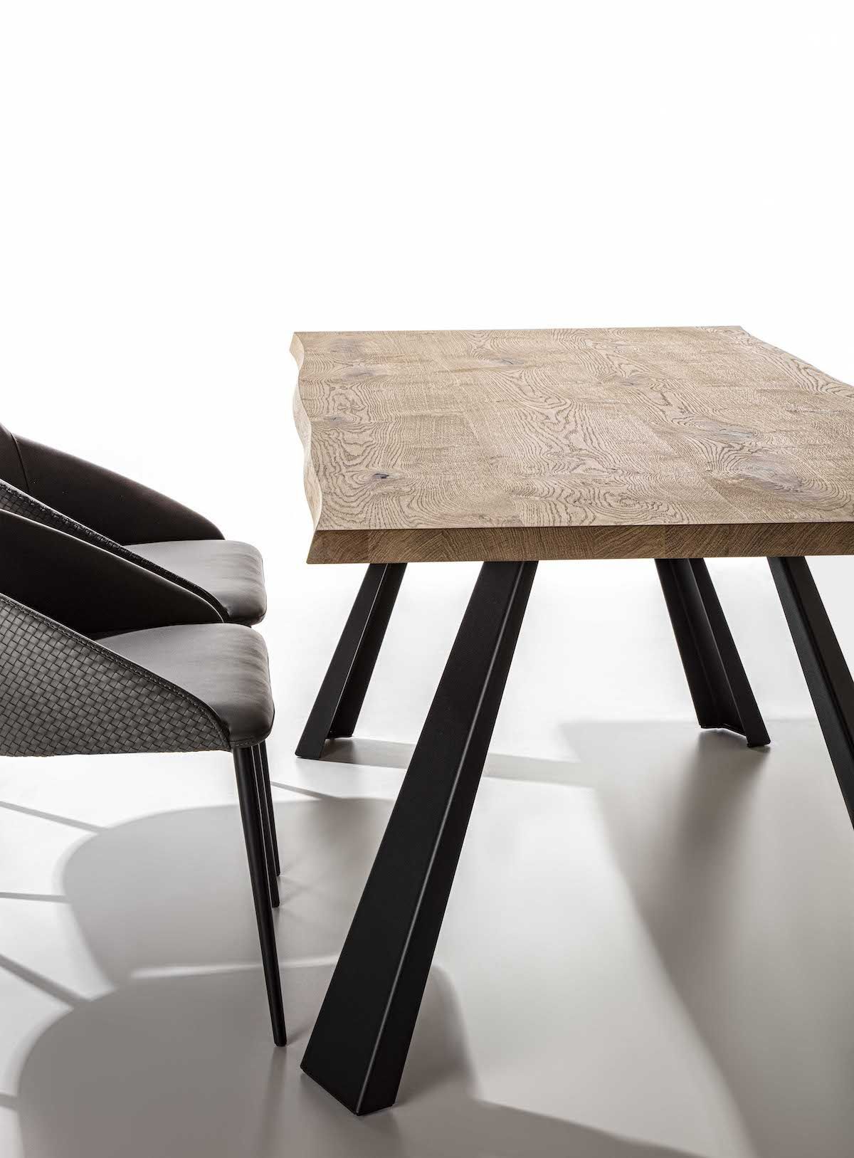 Tavolo da pranzo in legno e acciaio Viborg