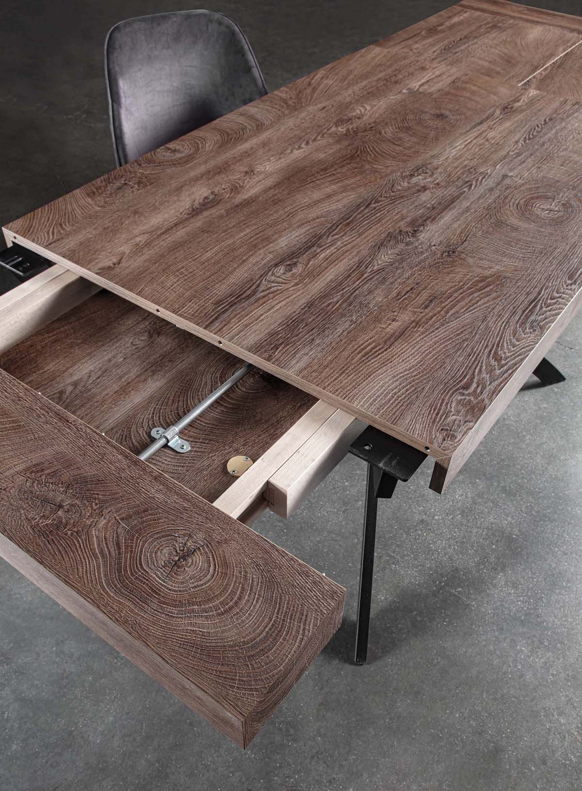 Tavolo da pranzo allungabile in acciaio e laminato Big Time