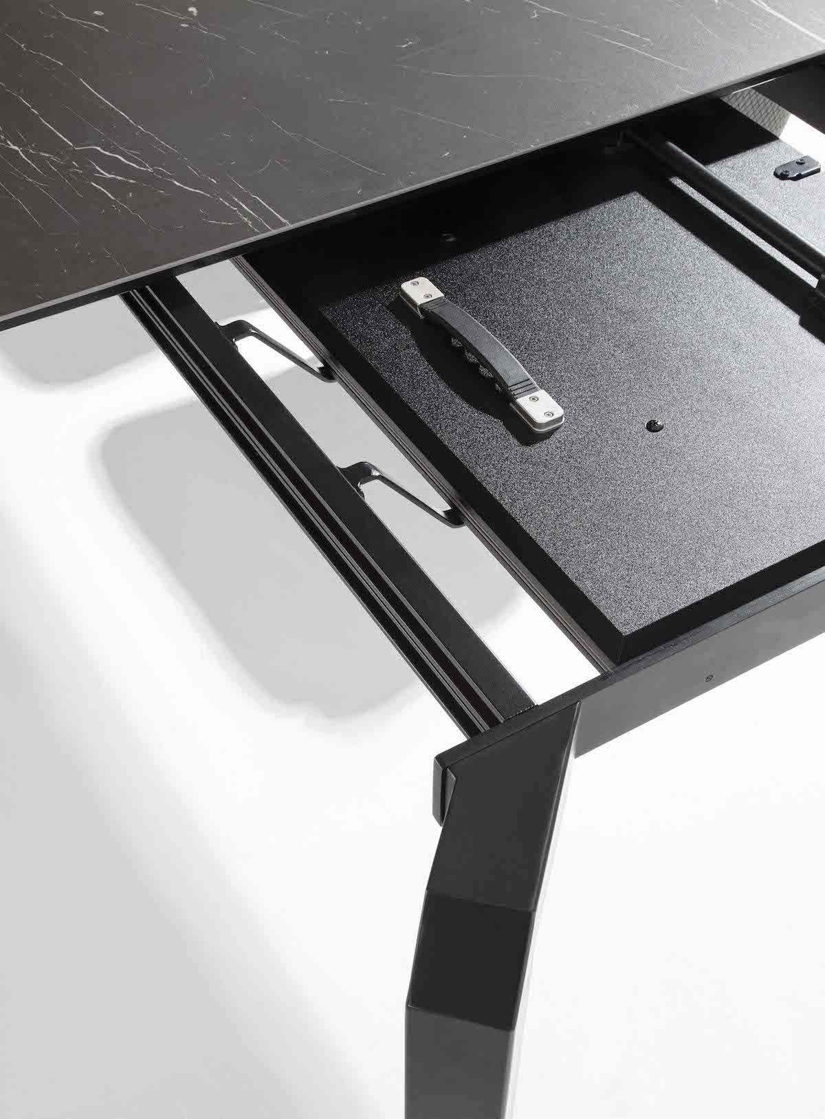 Tavolo allungabile in acciaio e vetro-ceramica Deric