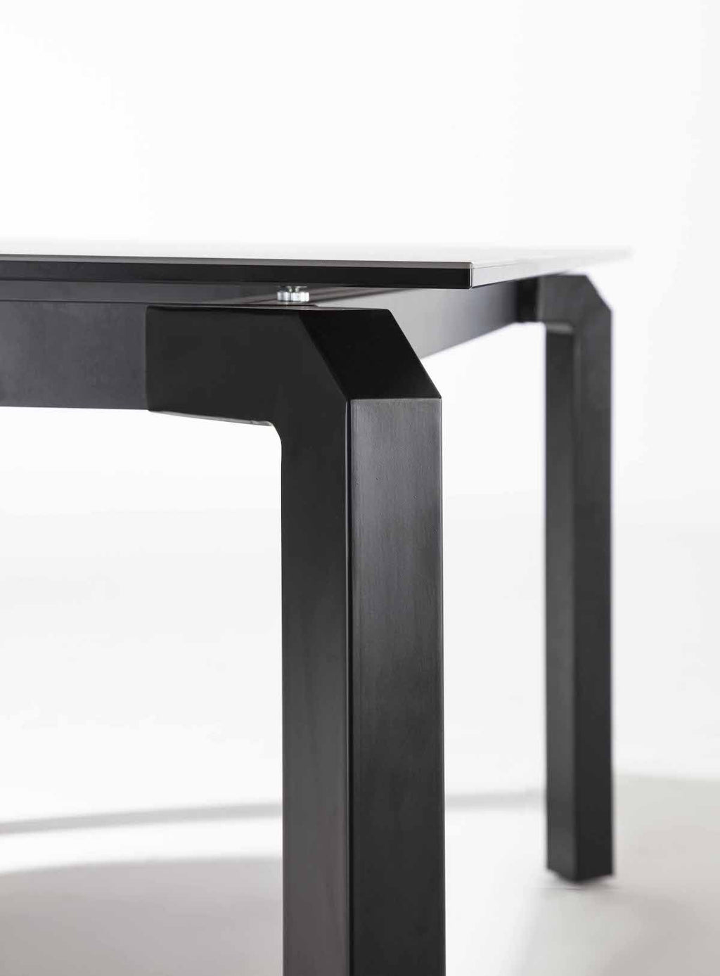 Tavolo allungabile in acciaio e vetro-ceramica Deric