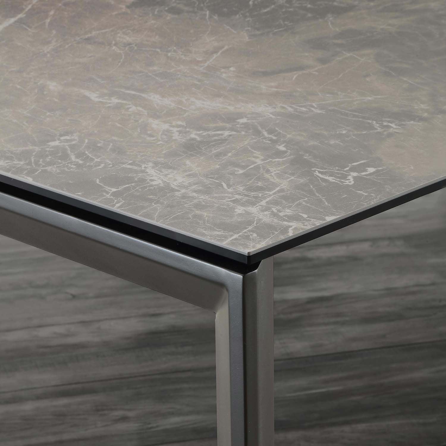 Tavolo allungabile in acciaio e ceramica Duarte Duo
