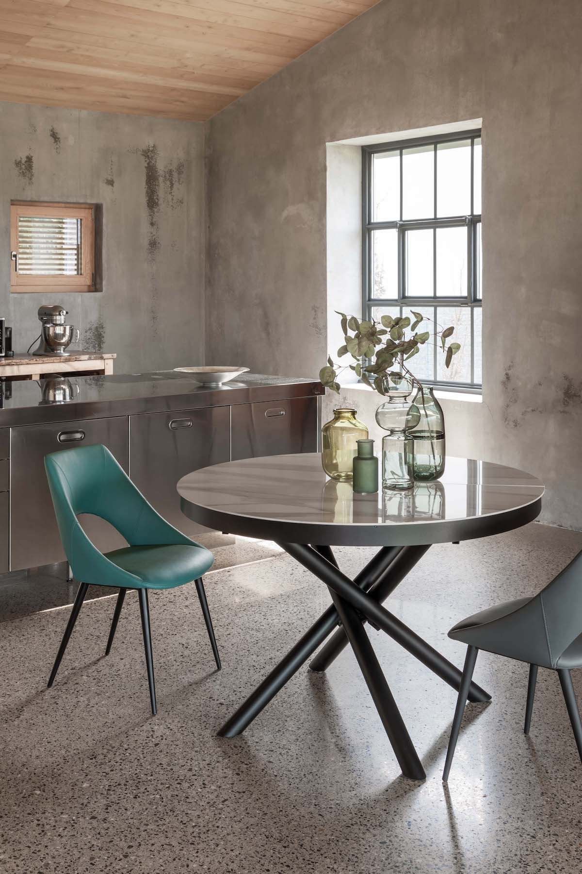 Tavolo rotondo allungabile in acciaio e ceramica Venus